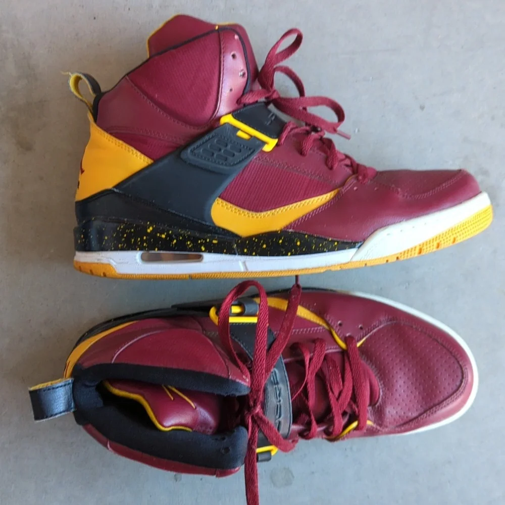 Jordan Flight 45 High USC Men's Gold & Burgundy 2013 High Top Sneakers Size 11.5